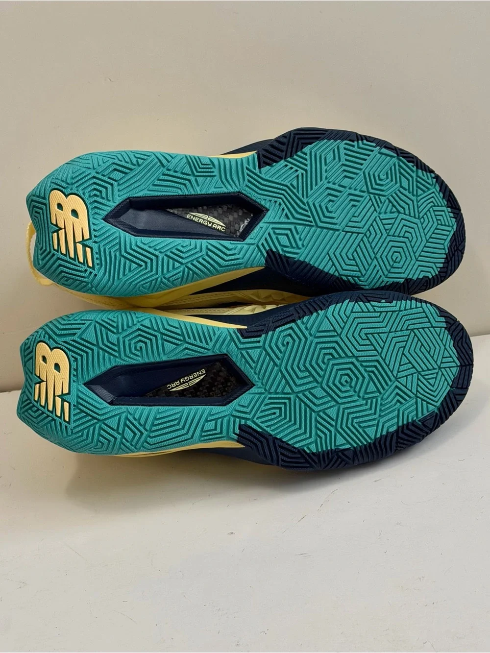 💠 NWT New Balance Coco CG2 Tennis Shoes Yellow Navy Size 8.5W Wide